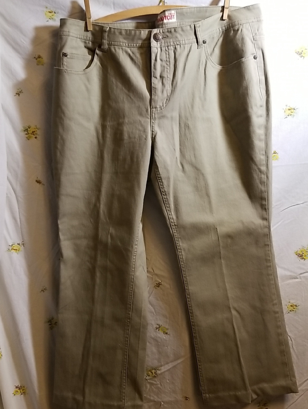 Faded GLORY Bootcut Jeans in Light Khaki